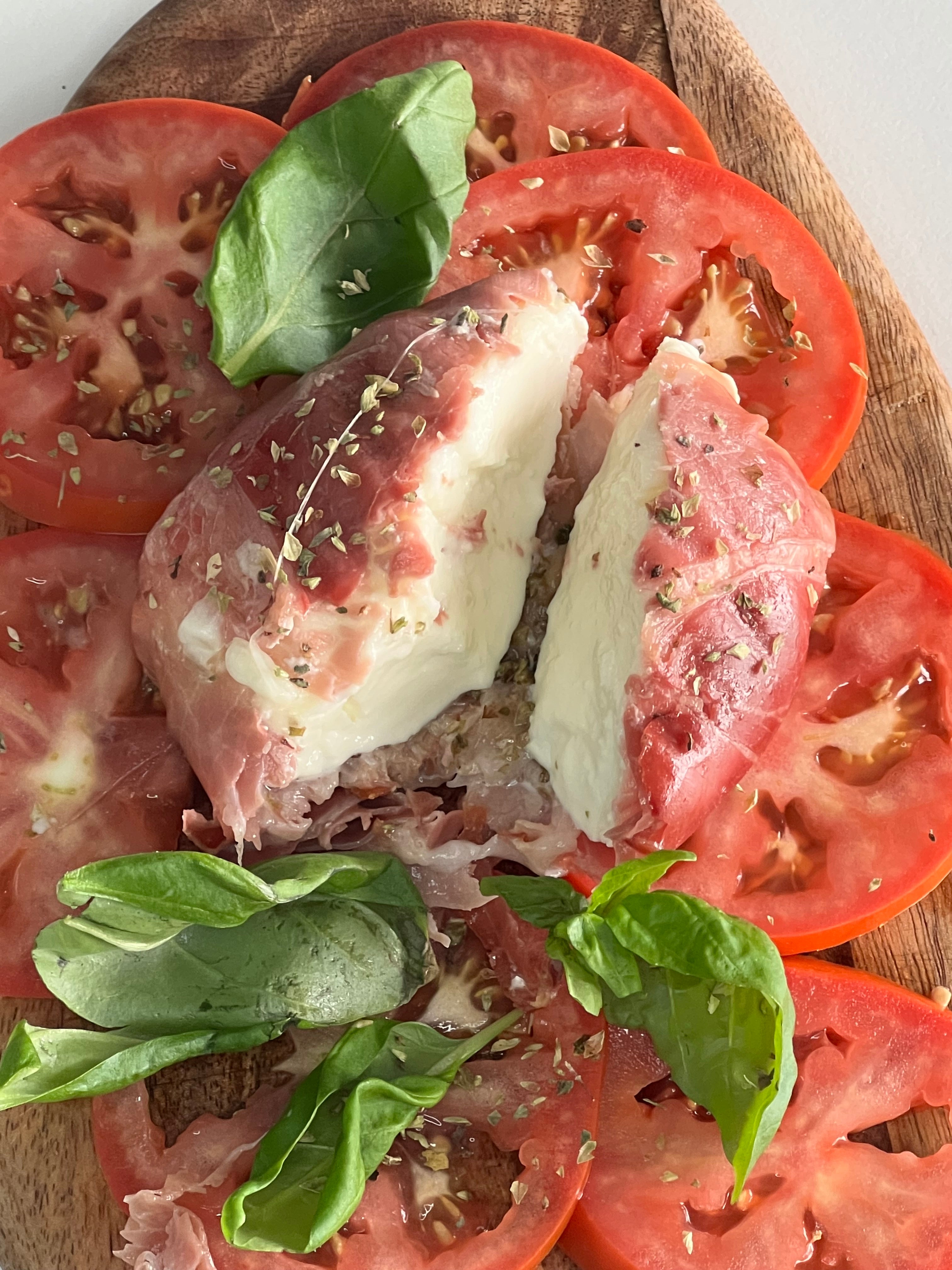 Gillaður Mozzarella ostur í Parmaskinku